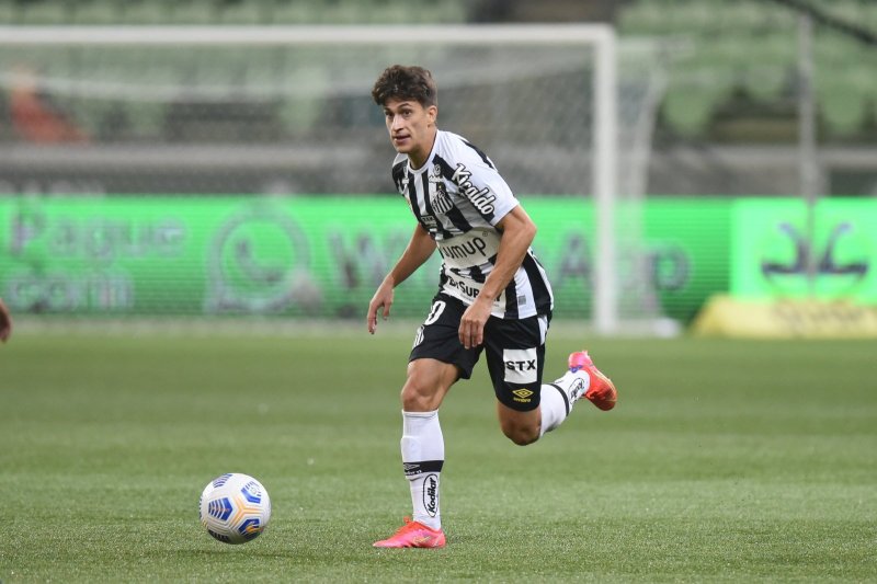 Penapolense Pirani cresce de produção e alcança 21 partidas consecutivas como titular do Santos