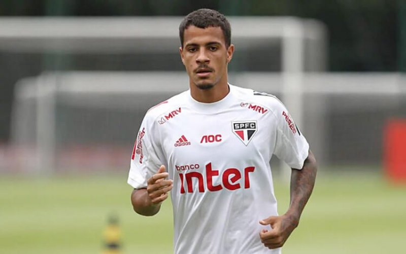 São Paulo enfrenta o Flamengo no Maracanã