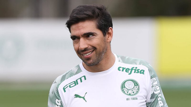 Abel é forçado a mudar Palmeiras após usar mesma escalação em três jogos