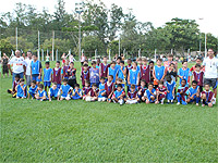 Lago Azul reúne alunos da escolinha de futebol