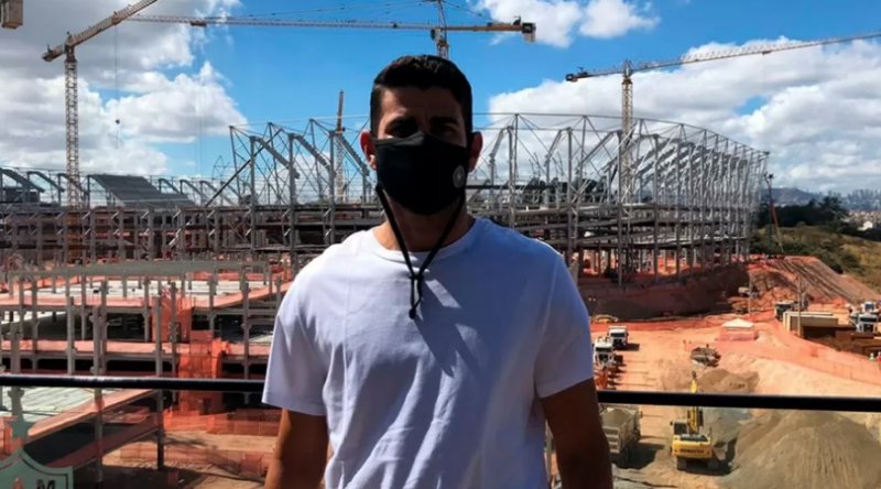 Atacante Diego Costa é apresentado no Atlético-MG