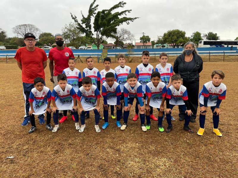 Equipes penapolenses participam de amistosos de futebol menor