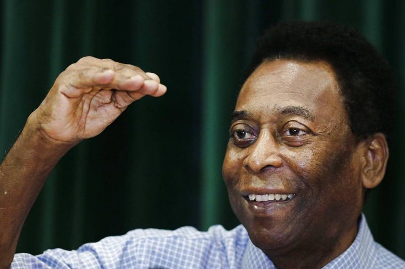 Pelé piora e volta para a UTI no Albert Einstein, em São Paulo