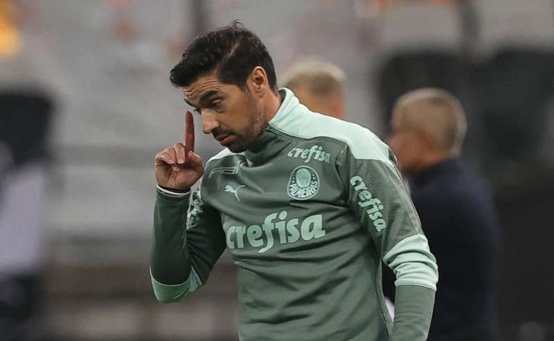 Medalhão decepciona Abel no Palmeiras antes do jogo decisivo na Libertadores