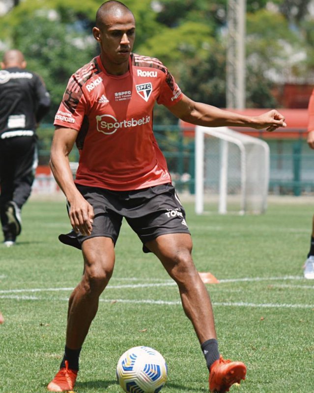 Com goleiro em pauta, São Paulo prevê mudanças no elenco em 2022