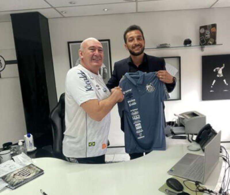  Santos anuncia Edu Dracena como executivo de futebol