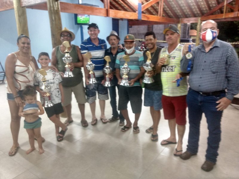 Lago Azul: Torneio bate fundo de truco