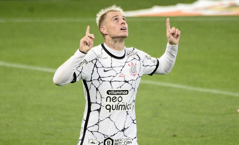 Clube russo faz proposta para tirar Róger Guedes do Corinthians