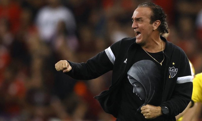 Atlético-MG oficializa saída de Cuca