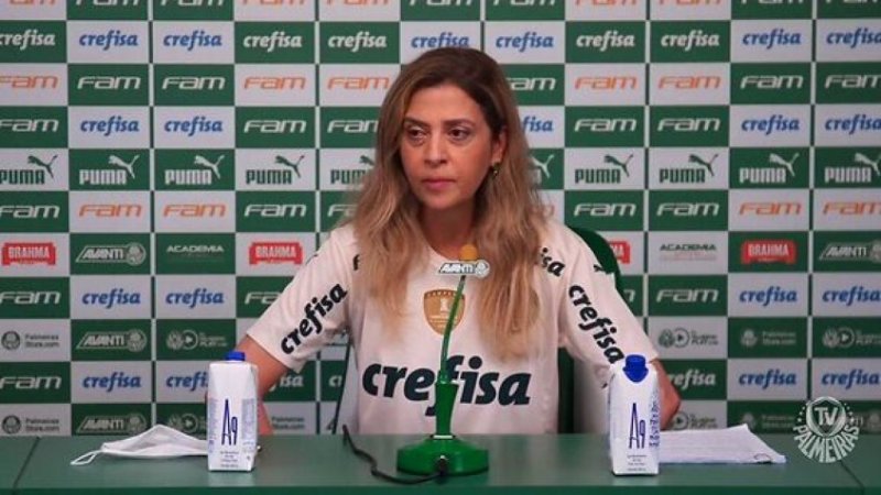 Abel comanda atividade de duas horas no Palmeiras