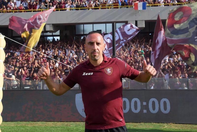 Presidente do Ceará diz que Ribéry foi oferecido