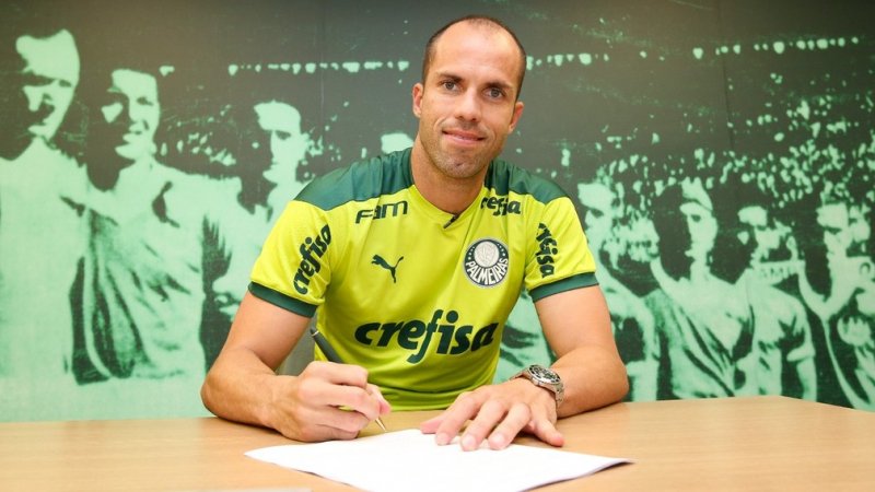 Apresentado no Palmeiras, Lomba elogia Weverton e cita intensidade do time de Abel