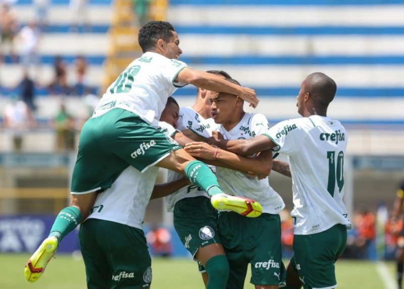 Palmeiras vence o Internacional e avança às quartas de final da Copinha