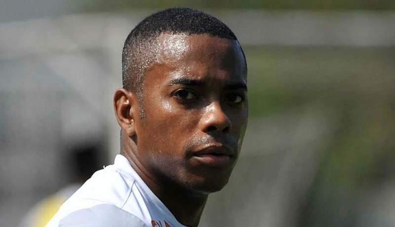 Robinho é condenado e deve cumprir nove anos de prisão