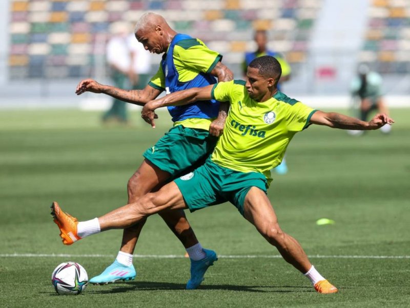 Abel comanda duas horas de atividade tática 