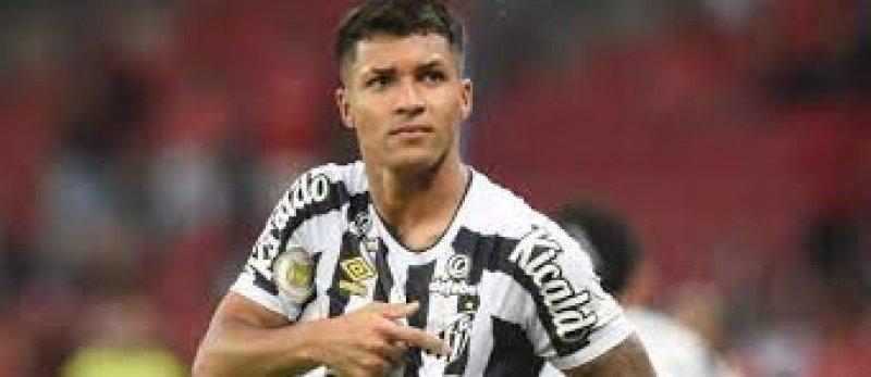 Marcos Leonardo vive maior jejum de gols desde que assumiu a titularidade do Santos