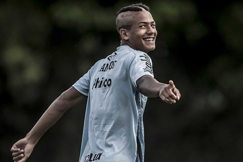 Santos faz jogo decisivo contra o Água Santa