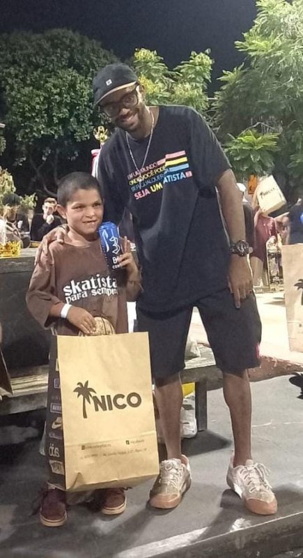 Pietro fica em terceiro em Campeonato de Skate