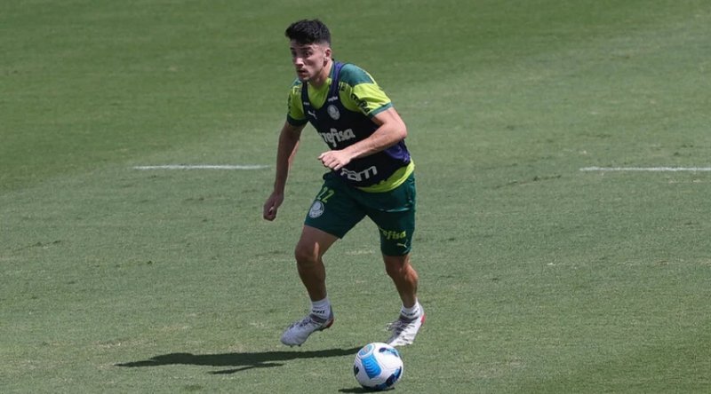 Piquerez treina e pode ser novidade na Libertadores