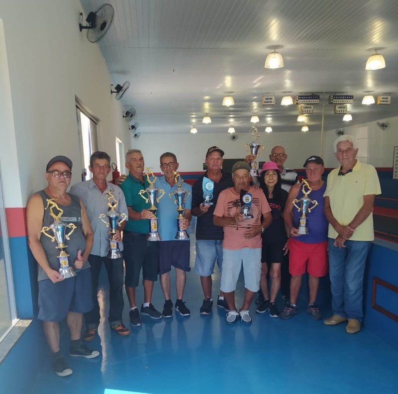 Raimundo e Antonio vencem Torneio de Bocha