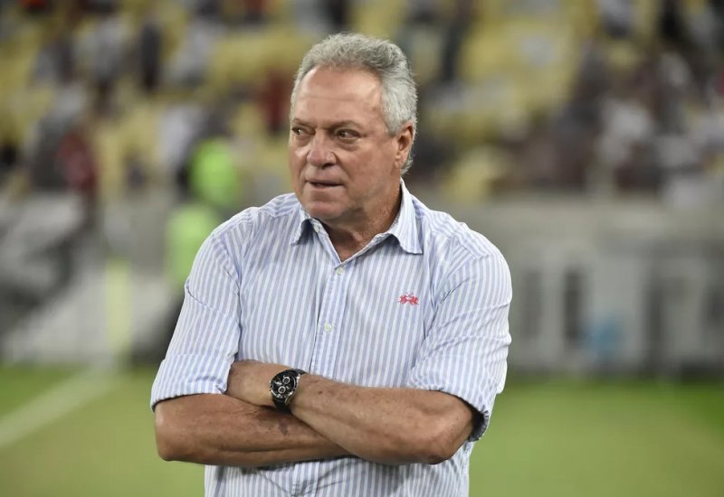 Fluminense anuncia saída do técnico Abel Braga 