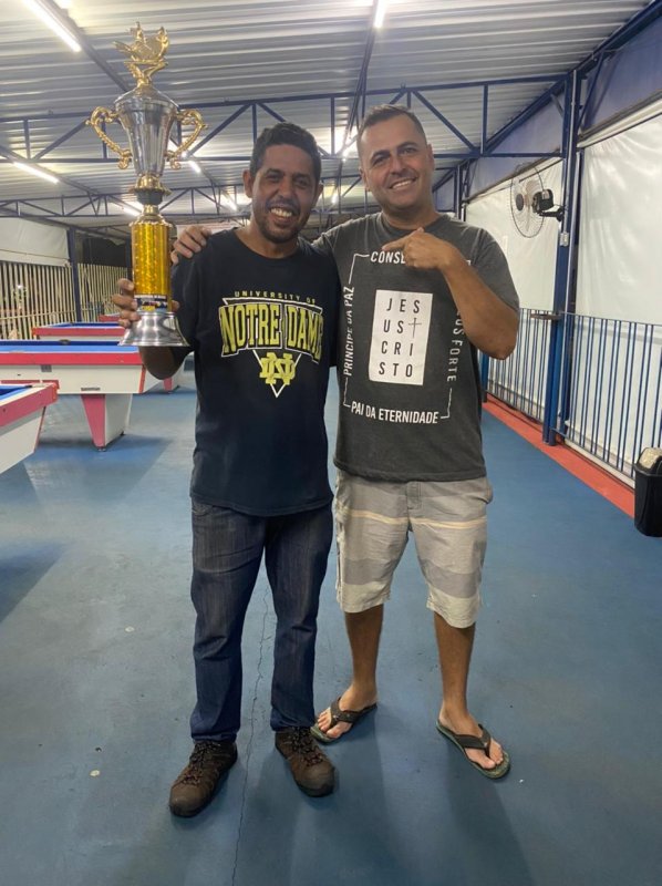 André Deolin vence torneio de bilhar 