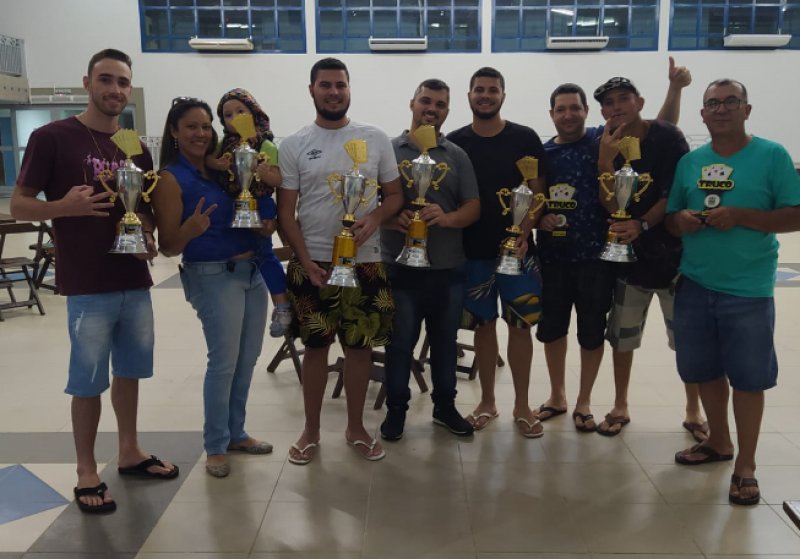 Lago Azul: Torneio de Truco reúne 42 associados