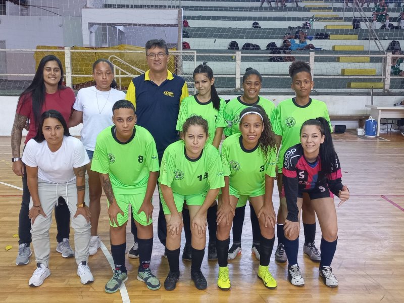 Futsal masculino perde nos Jogos da Juventude; feminino vence