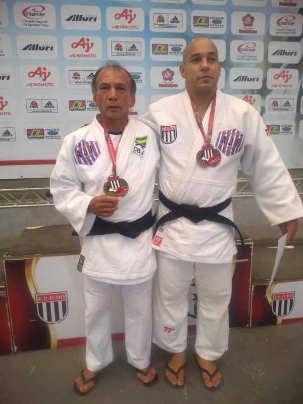 Judocas de Penápolis conquistam medalhas em campeonato paulista