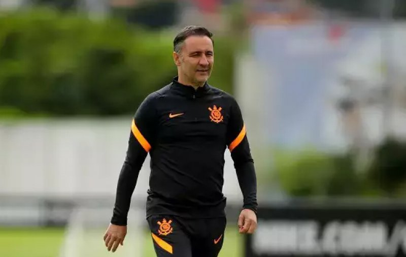 Corinthians enfrenta o Athlético/PR esta noite fora de casa