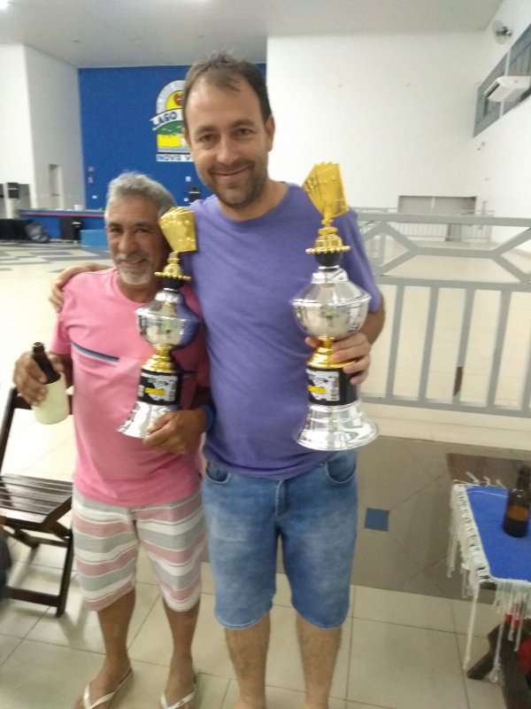 Laudo e Fernando vencem Torneio de Truco