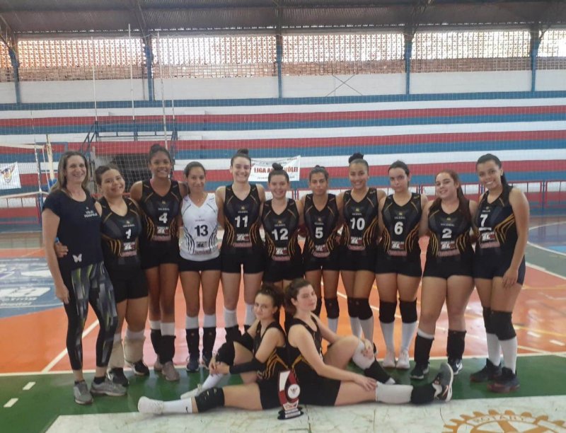 Vôlei feminino é campeão do Festival da Ligar Amar
