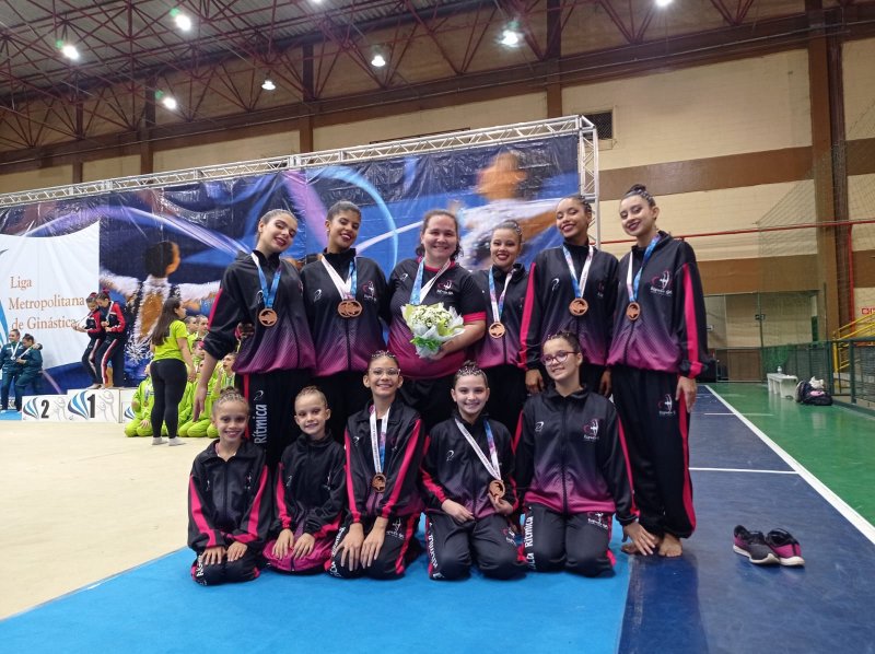 Ginástica rítmica participa de competição em Santa Bárbara