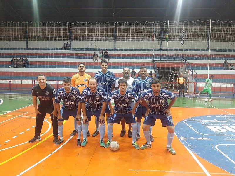 Vanzela vence e garante primeiro lugar do grupo B do Torneio Férias de Futsal