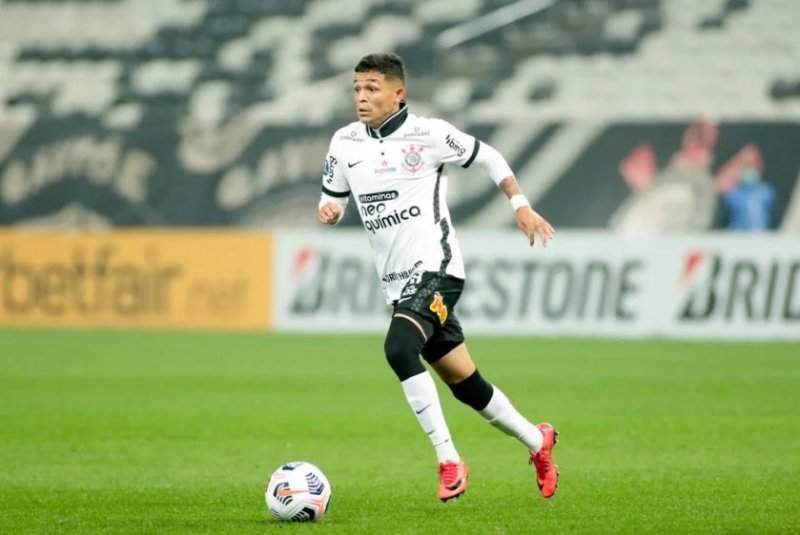 Corinthians pega o Coritiba hoje