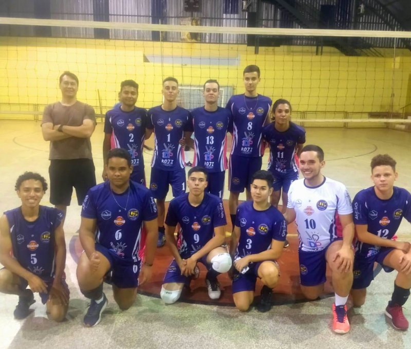 Time de vôlei masculino se prepara para os 64º Jogos Regionais