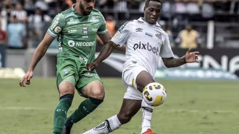 Santos enfrenta o Coritiba nesta segunda-feira pelo Brasileirão
