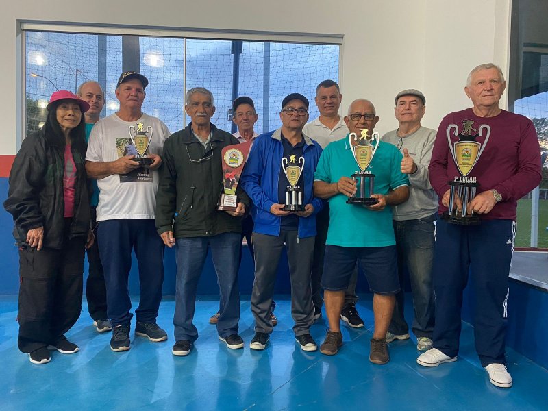 Ademir Rubino vence torneio de bocha no Lago Azul