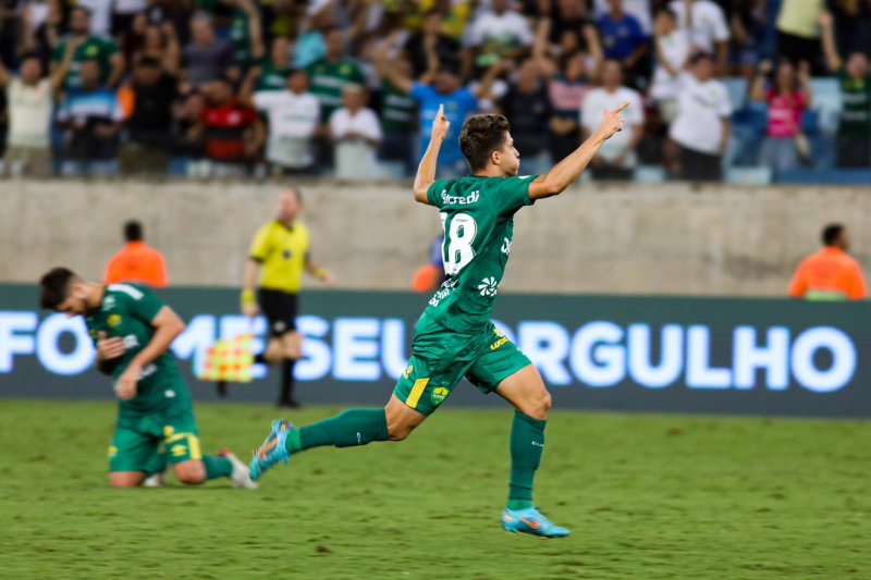 Gabriel Pirani sofre lesão e não reencontra Santos neste domingo