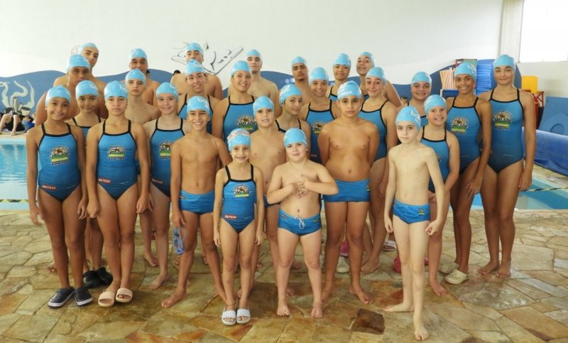 Nadadores do Lago Azul participam da Liga Paulista de Natação em Tupã