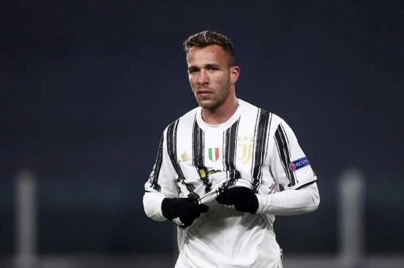 Brasileiro Arthur está próximo do Liverpool