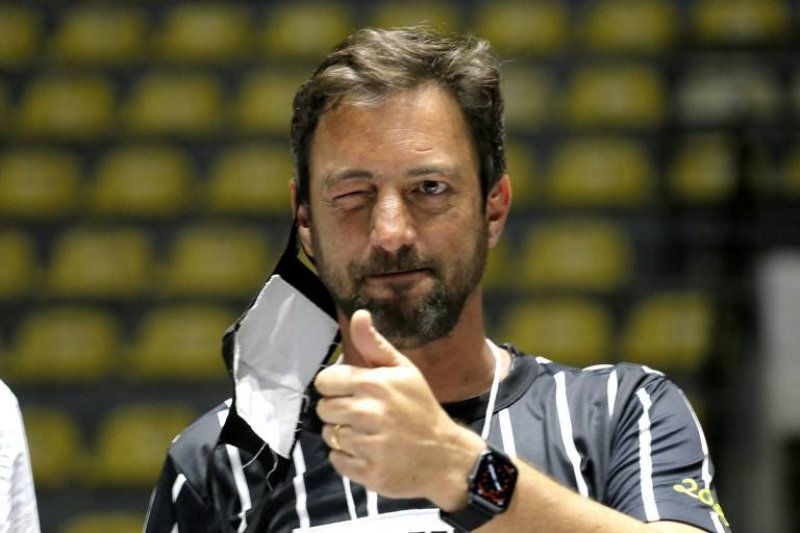 Duílio parabeniza Corinthians e se diz honrado por trabalhar no clube