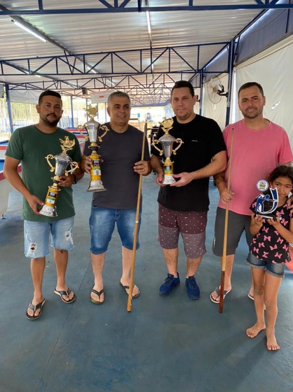 Lago Azul: Adilson Correa vence torneio de bilhar