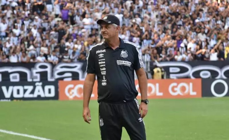 Santos anuncia saída do técnico Lisca após oito jogos disputados