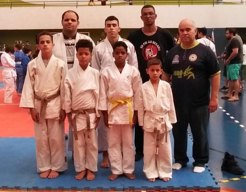 Judocas penapolenses participam de festival em Paraguaçu Paulista