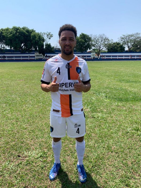 Rafinha marca três gols e garante a vitória do Zé Hiperved na Super Copa