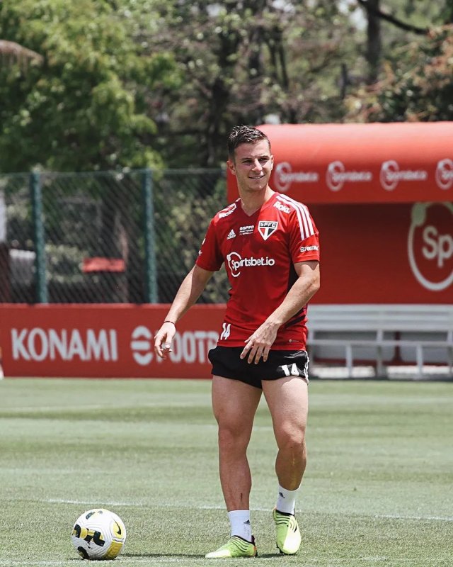 Ceni tem sete desfalques para enfrentar o Atlético/GO