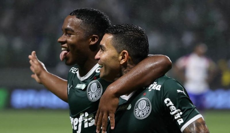 Palmeiras faz a festa do título brasileiro com goleada sobre o Fortaleza