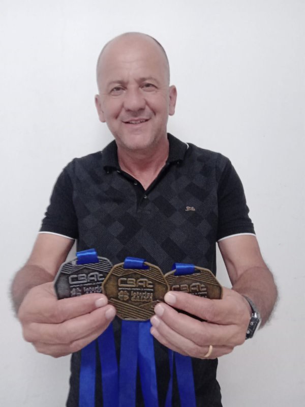 Artur traz ouro e prata da Taça Brasil Master