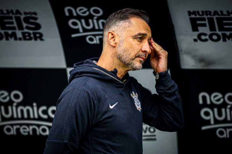 Vítor Pereira não seguirá no comando do Corinthians